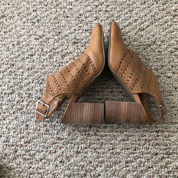 Report Woven Leather Block Heels - Picture 5 of 6